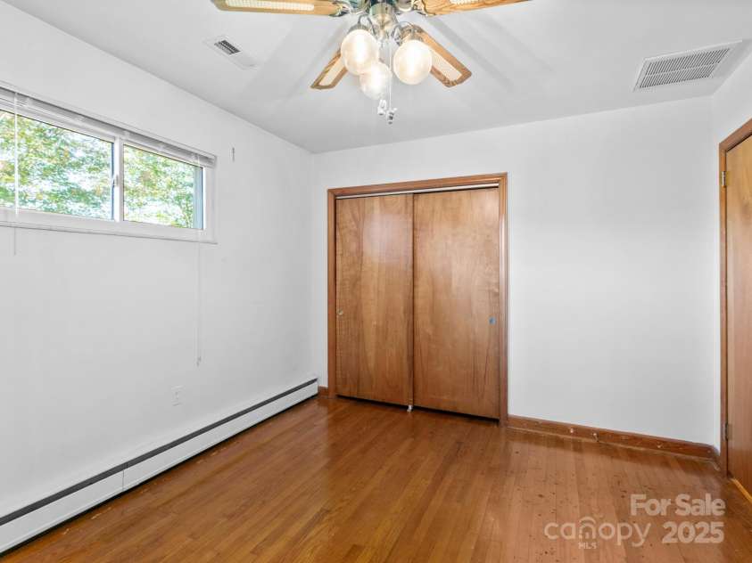 11 Aloha Circle, Candler, NC 28715.  MLS# CAR4313548, YatesRealty ID 292. Bedroom #2