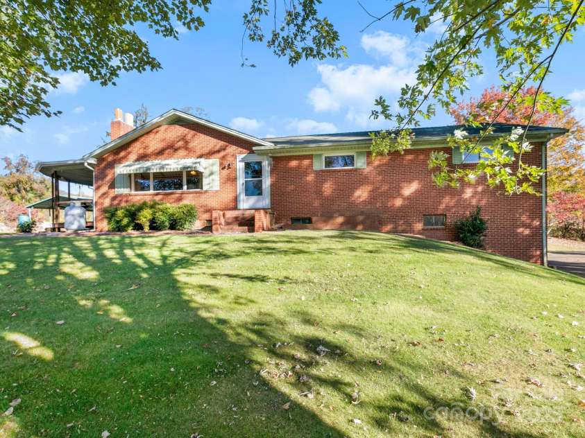 11 Aloha Circle, Candler, NC 28715.  MLS# CAR4313548, YatesRealty ID 292. Front 