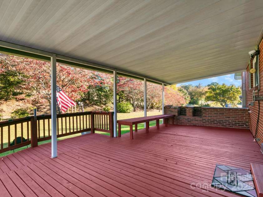 11 Aloha Circle, Candler, NC 28715.  MLS# CAR4313548, YatesRealty ID 292. Front Porch 