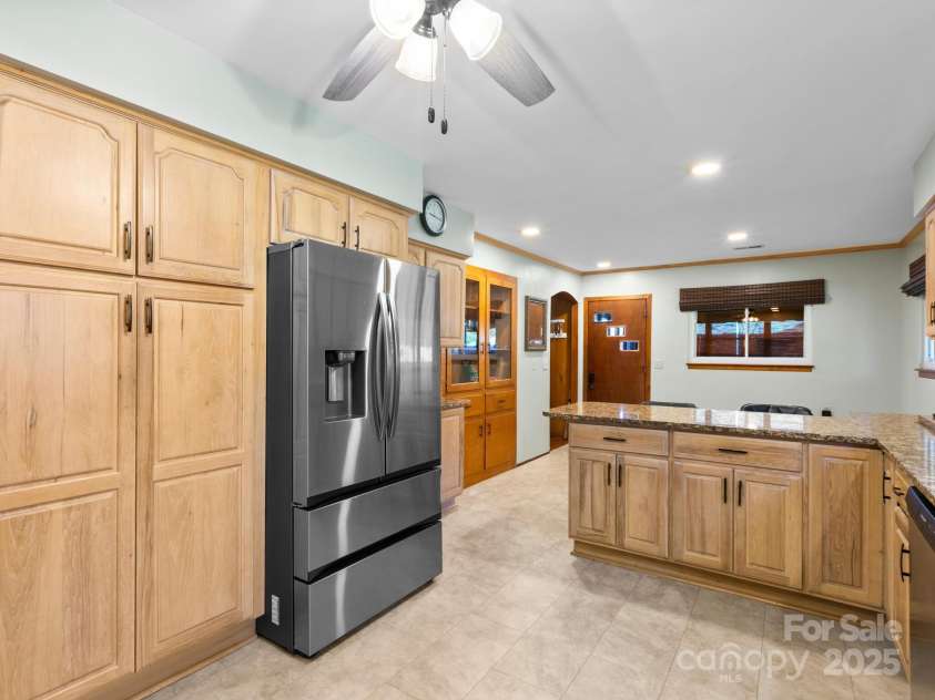 11 Aloha Circle, Candler, NC 28715.  MLS# CAR4313548, YatesRealty ID 292. Kitchen
