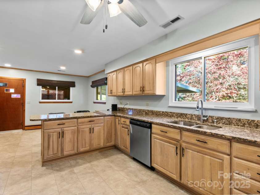 11 Aloha Circle, Candler, NC 28715.  MLS# CAR4313548, YatesRealty ID 292. Kitchen 