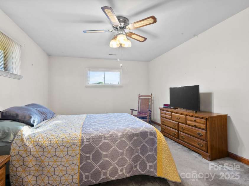 11 Aloha Circle, Candler, NC 28715.  MLS# CAR4313548, YatesRealty ID 292. Primary 