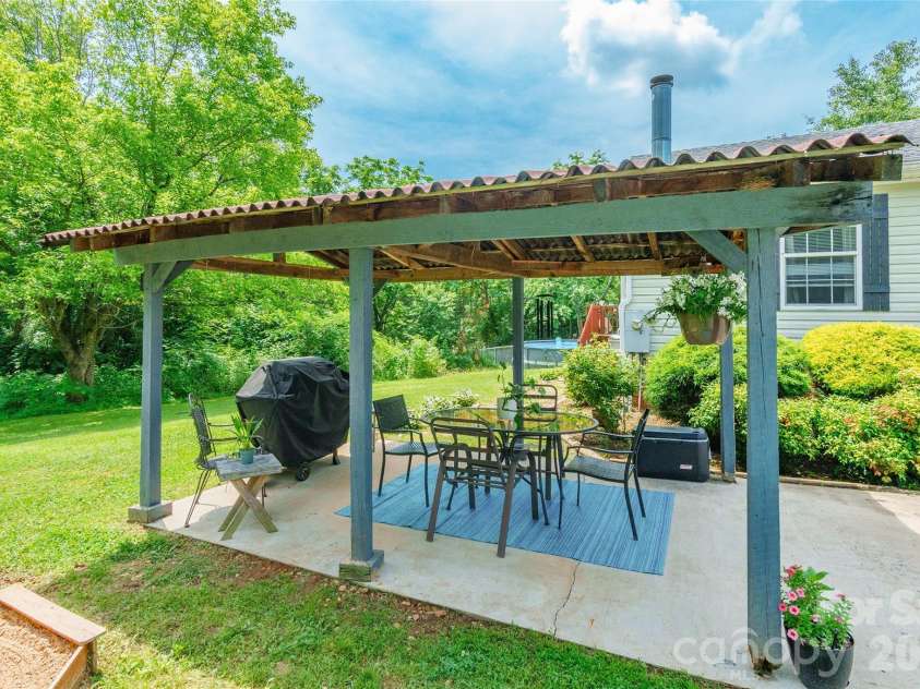 1828 Pine Hollow Place, Hudson, NC 28638.  MLS# CAR4342616, YatesRealty ID 2920. 