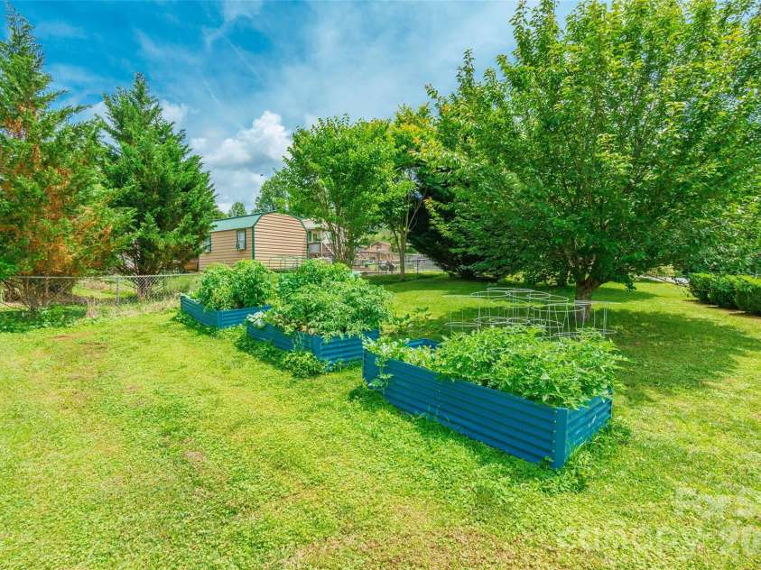1828 Pine Hollow Place, Hudson, NC 28638.  MLS# CAR4342616, YatesRealty ID 2920. 