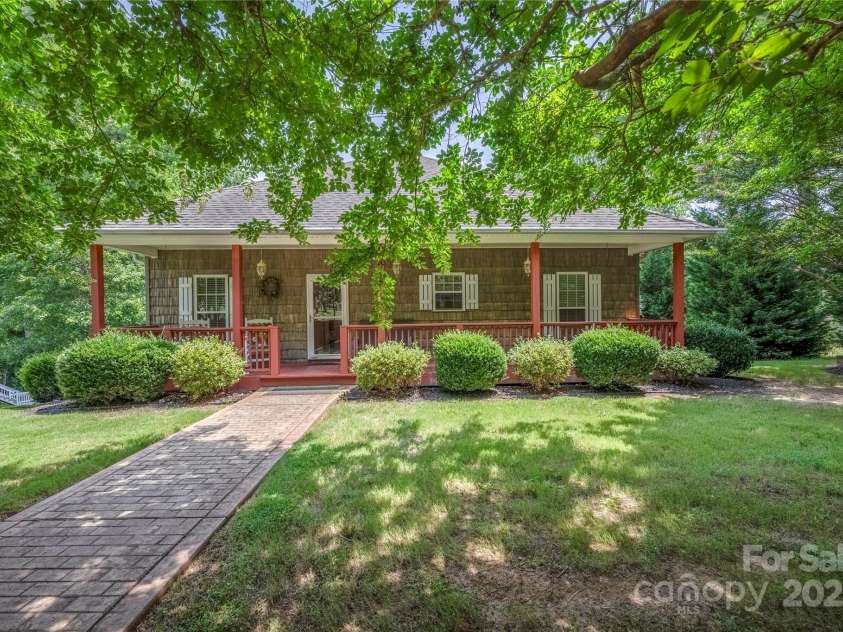 4478 Lake Drive, Sherrills Ford, NC 28673.  MLS# CAR4276198, YatesRealty ID 2920. Front entrance