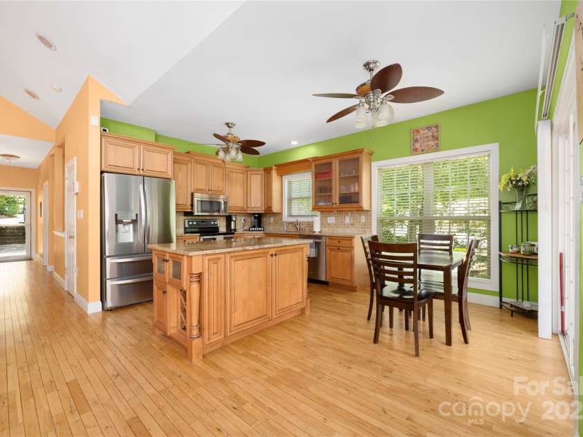4478 Lake Drive, Sherrills Ford, NC 28673.  MLS# CAR4276198, YatesRealty ID 2920. Main kitchen