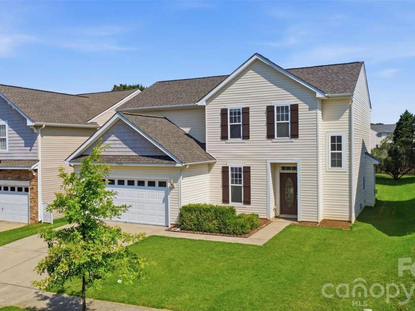 17425 Westmill Lane, Charlotte, NC 28277.  MLS# CAR4391789, YatesRealty ID 29201. 
