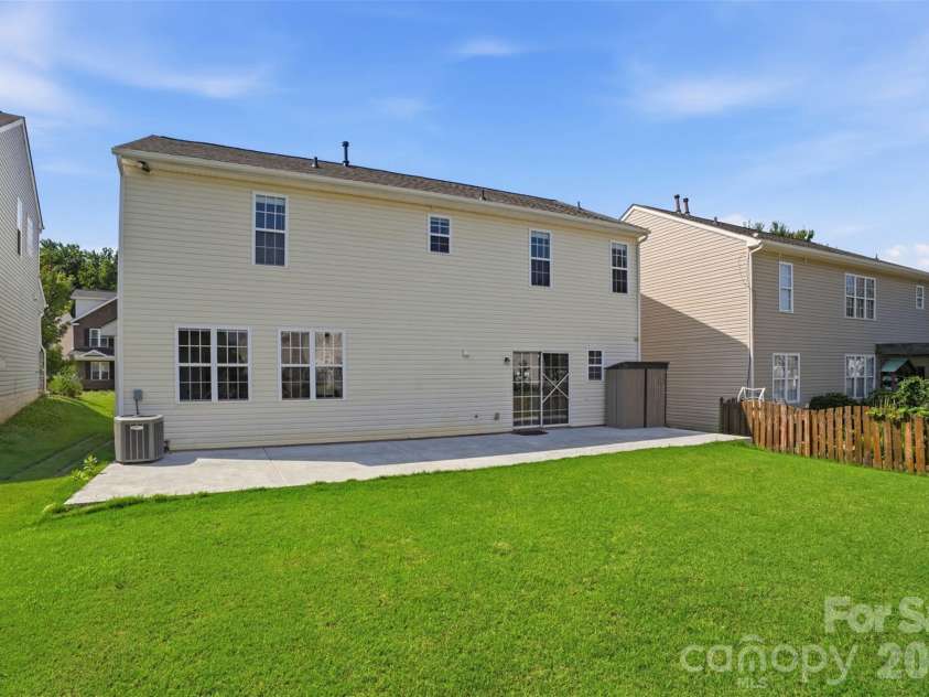 17425 Westmill Lane, Charlotte, NC 28277.  MLS# CAR4391789, YatesRealty ID 29201. 