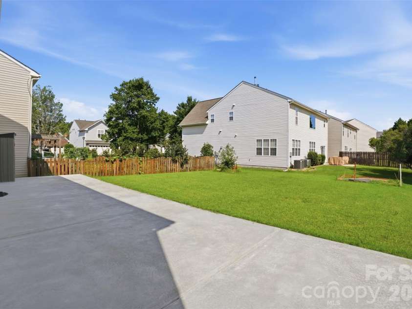 17425 Westmill Lane, Charlotte, NC 28277.  MLS# CAR4391789, YatesRealty ID 29201. 