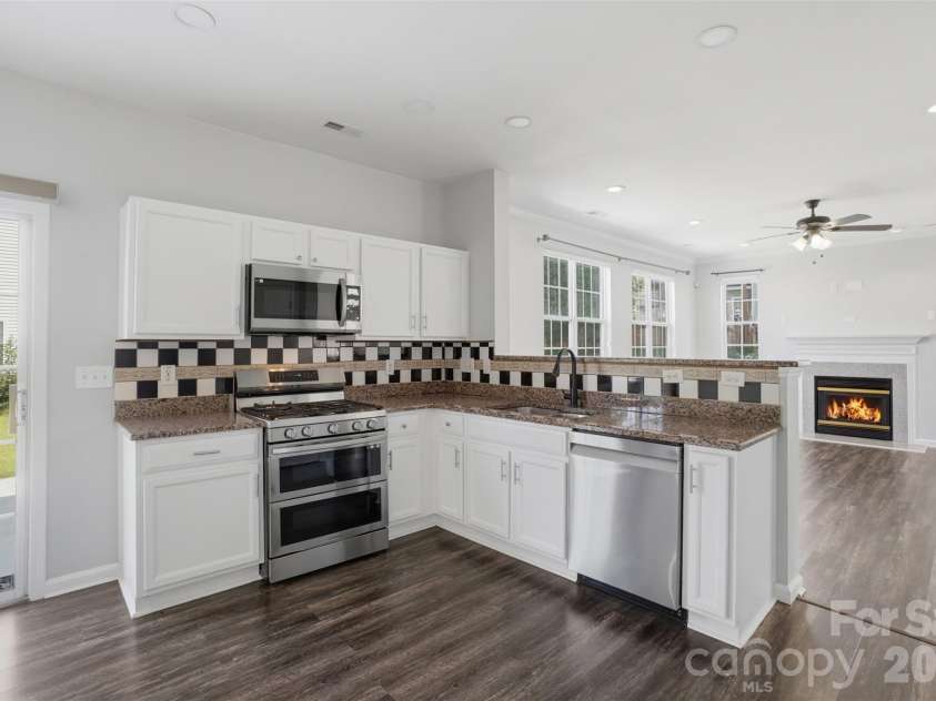 17425 Westmill Lane, Charlotte, NC 28277.  MLS# CAR4391789, YatesRealty ID 29201. 