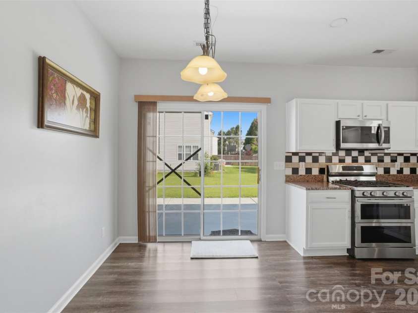 17425 Westmill Lane, Charlotte, NC 28277.  MLS# CAR4391789, YatesRealty ID 29201. 