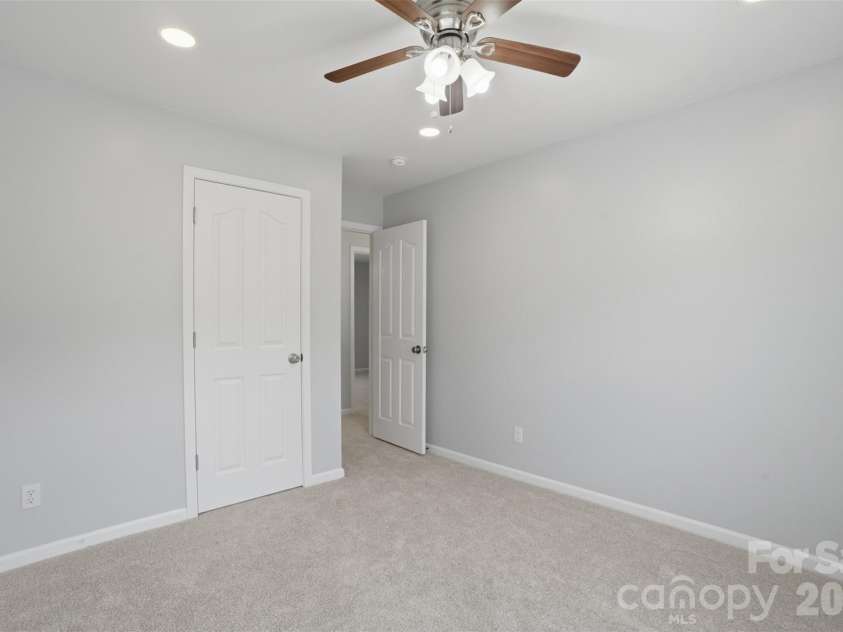 17425 Westmill Lane, Charlotte, NC 28277.  MLS# CAR4391789, YatesRealty ID 29201. 