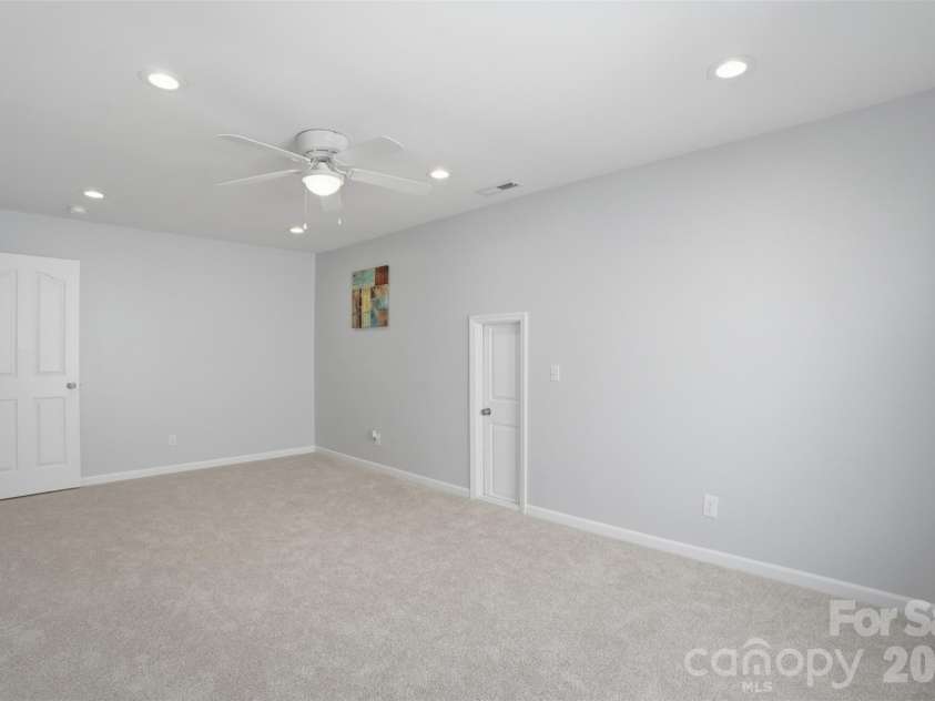 17425 Westmill Lane, Charlotte, NC 28277.  MLS# CAR4391789, YatesRealty ID 29201. 
