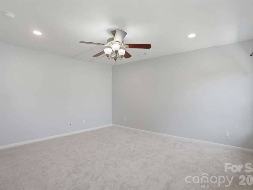 17425 Westmill Lane, Charlotte, NC 28277.  MLS# CAR4391789, YatesRealty ID 29201. 