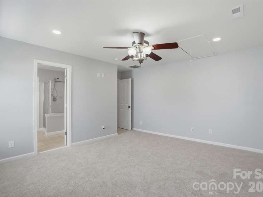17425 Westmill Lane, Charlotte, NC 28277.  MLS# CAR4391789, YatesRealty ID 29201. 