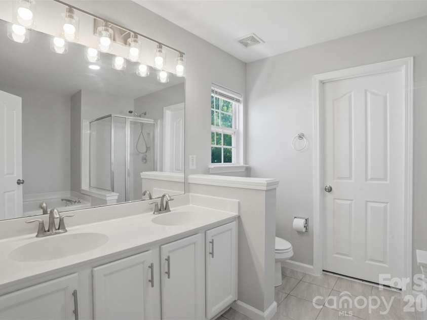 17425 Westmill Lane, Charlotte, NC 28277.  MLS# CAR4391789, YatesRealty ID 29201. 
