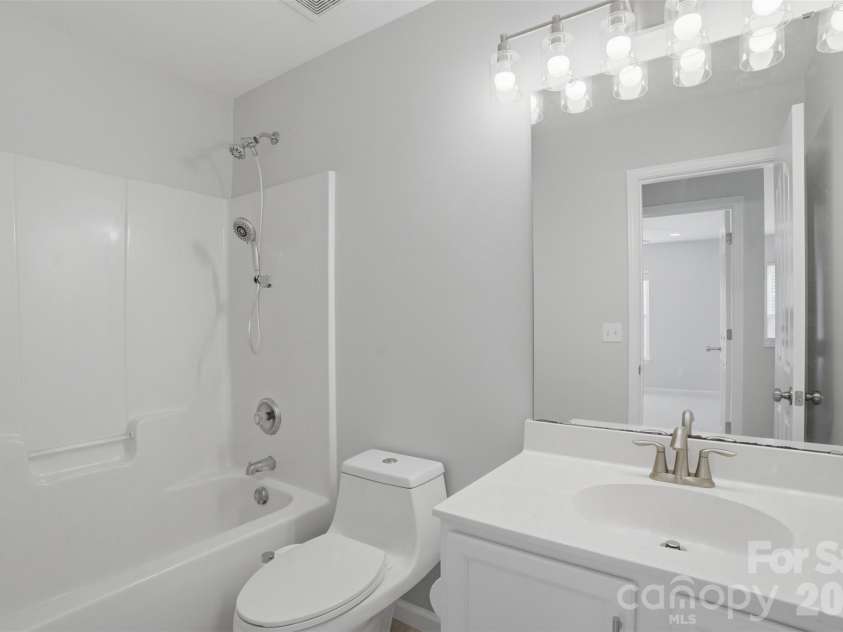 17425 Westmill Lane, Charlotte, NC 28277.  MLS# CAR4391789, YatesRealty ID 29201. 