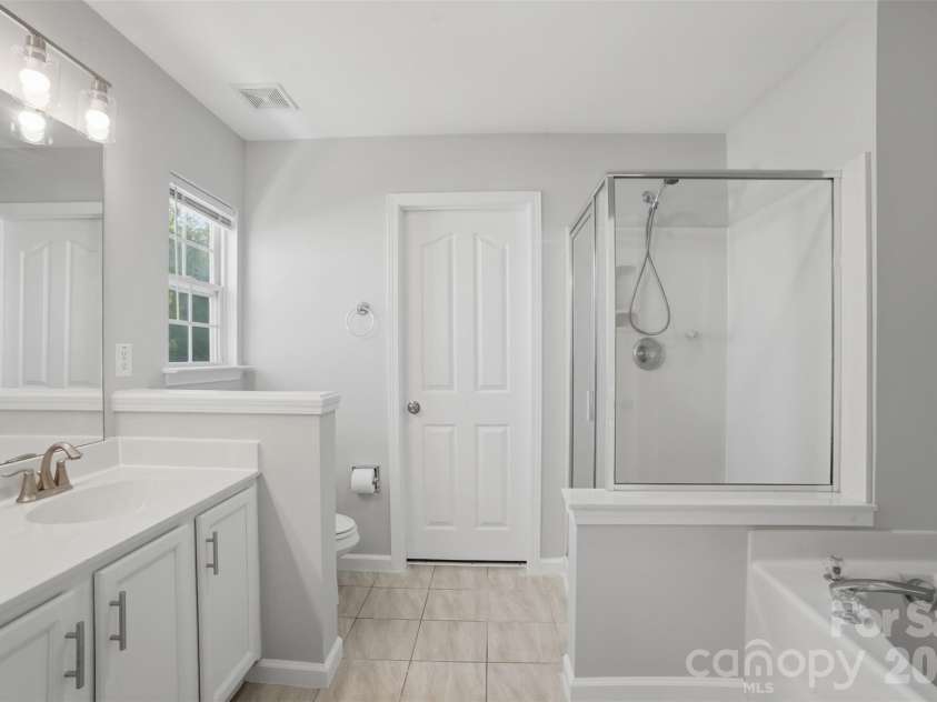 17425 Westmill Lane, Charlotte, NC 28277.  MLS# CAR4391789, YatesRealty ID 29201. 
