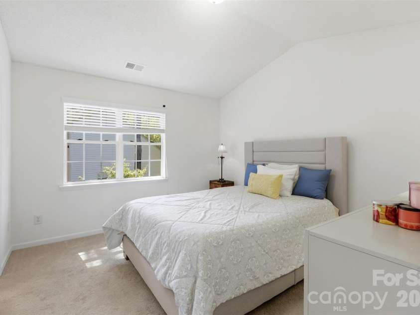 6720 Cypress Tree Lane, Charlotte, NC 28215.  MLS# CAR4390803, YatesRealty ID 29202. 