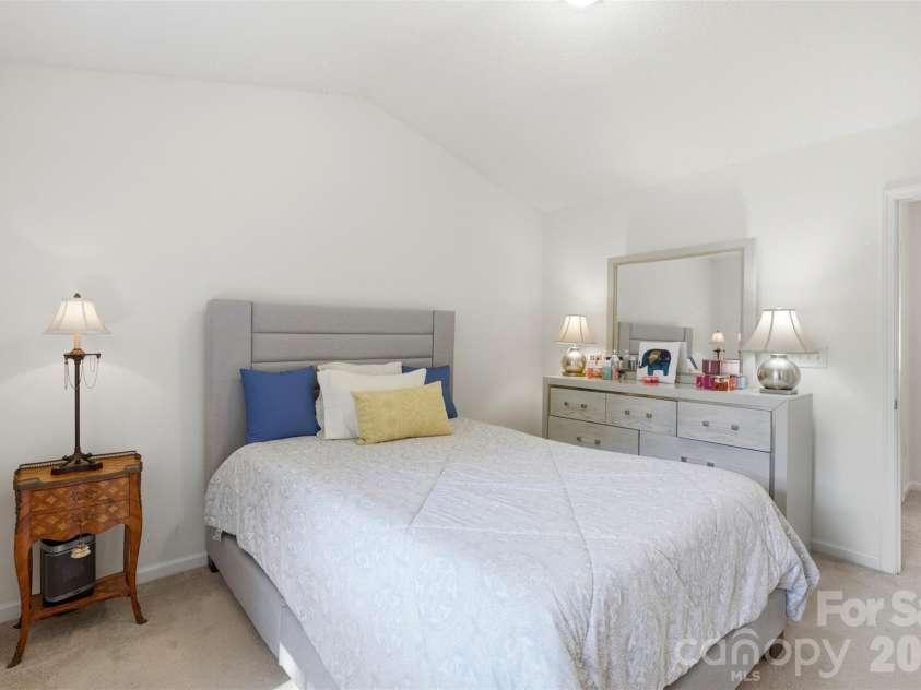 6720 Cypress Tree Lane, Charlotte, NC 28215.  MLS# CAR4390803, YatesRealty ID 29202. 