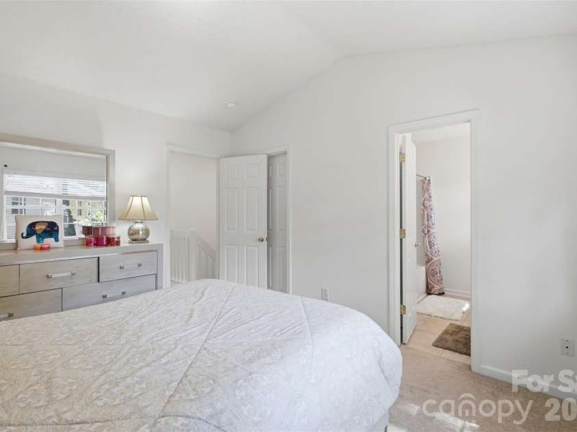 6720 Cypress Tree Lane, Charlotte, NC 28215.  MLS# CAR4390803, YatesRealty ID 29202. 