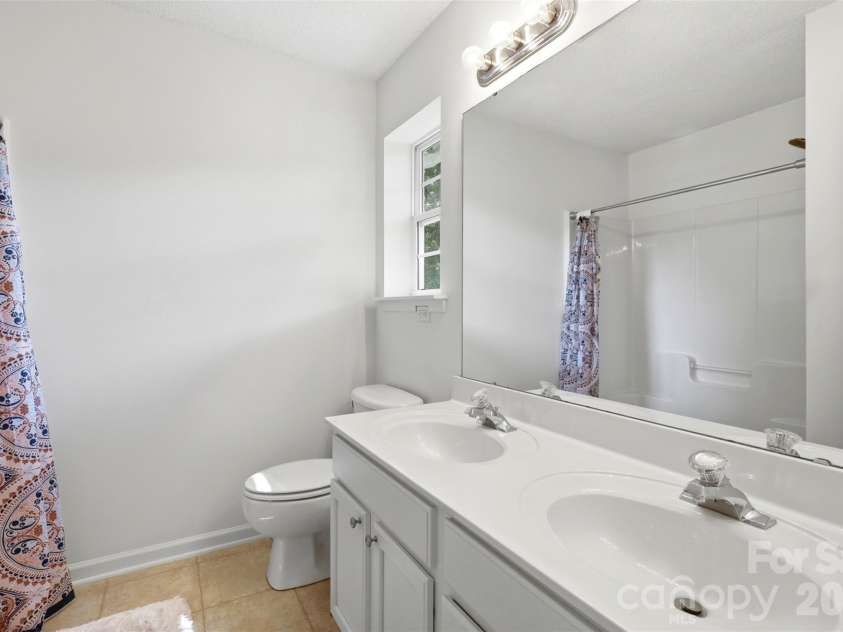 6720 Cypress Tree Lane, Charlotte, NC 28215.  MLS# CAR4390803, YatesRealty ID 29202. 