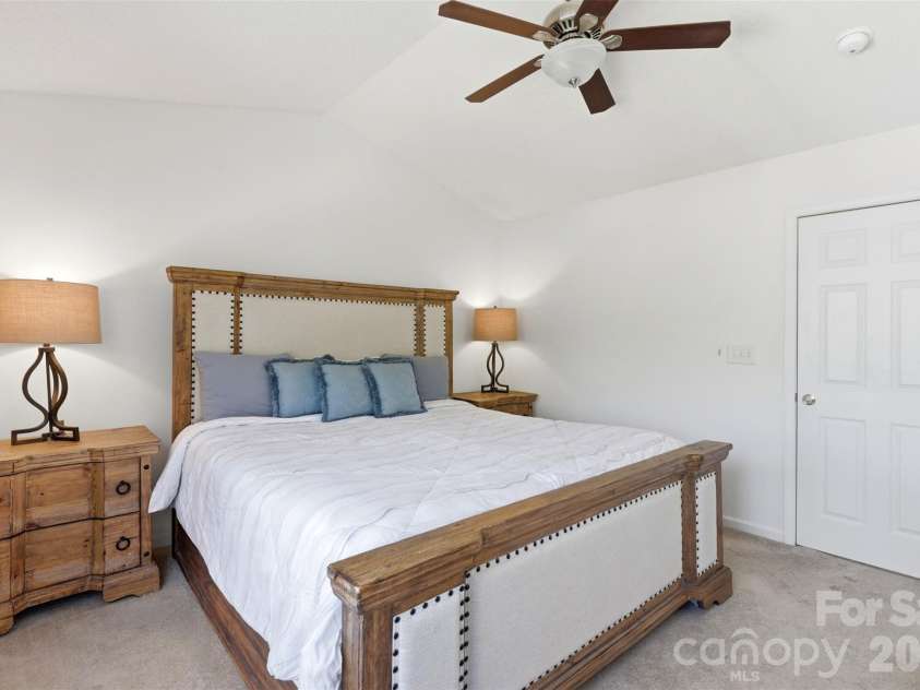 6720 Cypress Tree Lane, Charlotte, NC 28215.  MLS# CAR4390803, YatesRealty ID 29202. 