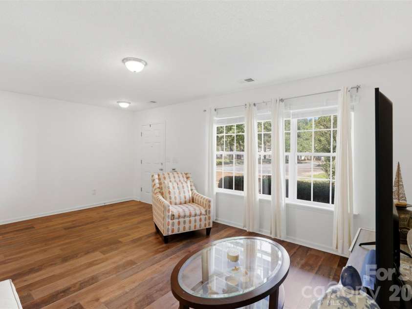 6720 Cypress Tree Lane, Charlotte, NC 28215.  MLS# CAR4416468, YatesRealty ID 29202. 