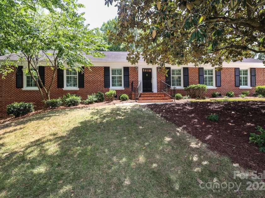 3336 Landerwood Drive, Charlotte, NC 28210.  MLS# CAR4284667, YatesRealty ID 29203. 