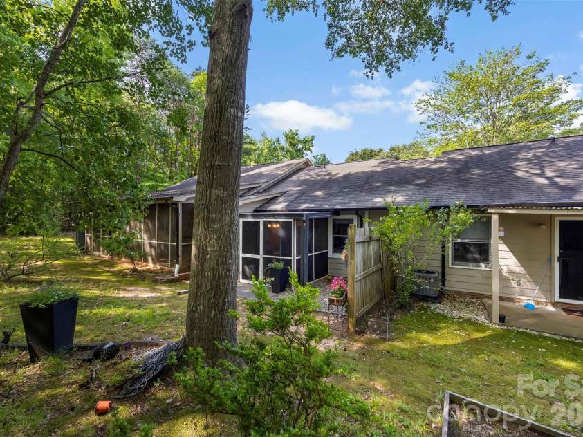 114 Ashleigh Court, Fort Mill, SC 29715.  MLS# CAR4390723, YatesRealty ID 29204. 
