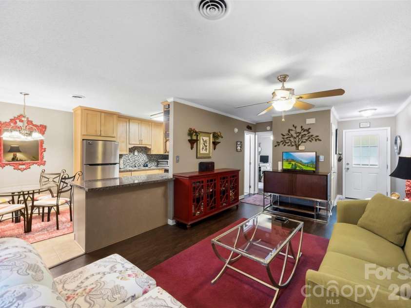 114 Ashleigh Court, Fort Mill, SC 29715.  MLS# CAR4390723, YatesRealty ID 29204. 