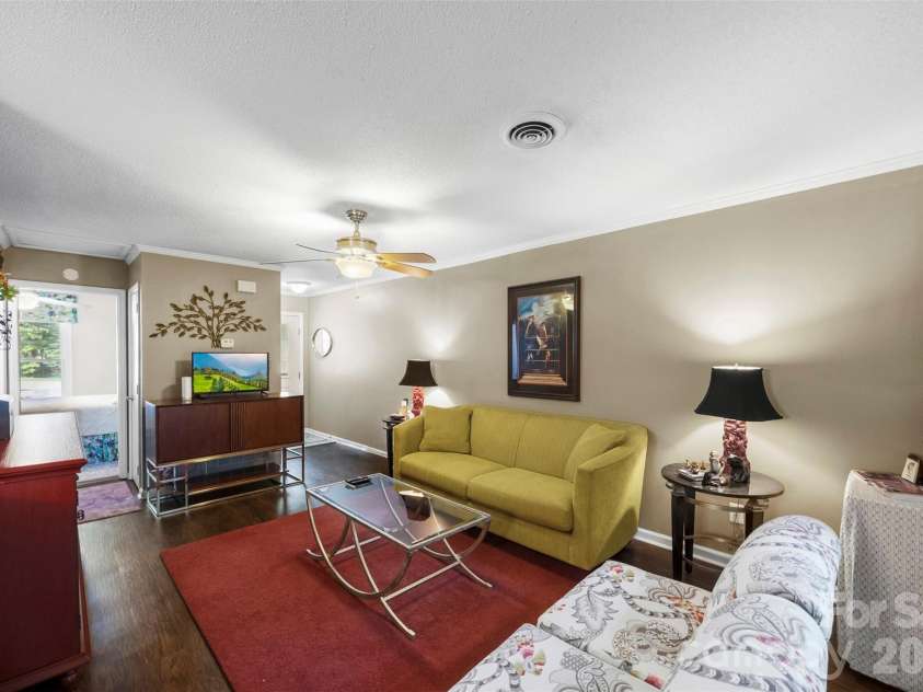 114 Ashleigh Court, Fort Mill, SC 29715.  MLS# CAR4390723, YatesRealty ID 29204. 