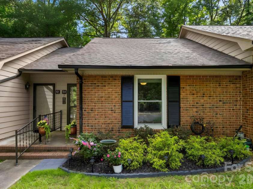 114 Ashleigh Court, Fort Mill, SC 29715.  MLS# CAR4390723, YatesRealty ID 29204. 