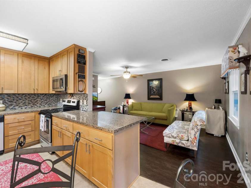 114 Ashleigh Court, Fort Mill, SC 29715.  MLS# CAR4390723, YatesRealty ID 29204. Open concept