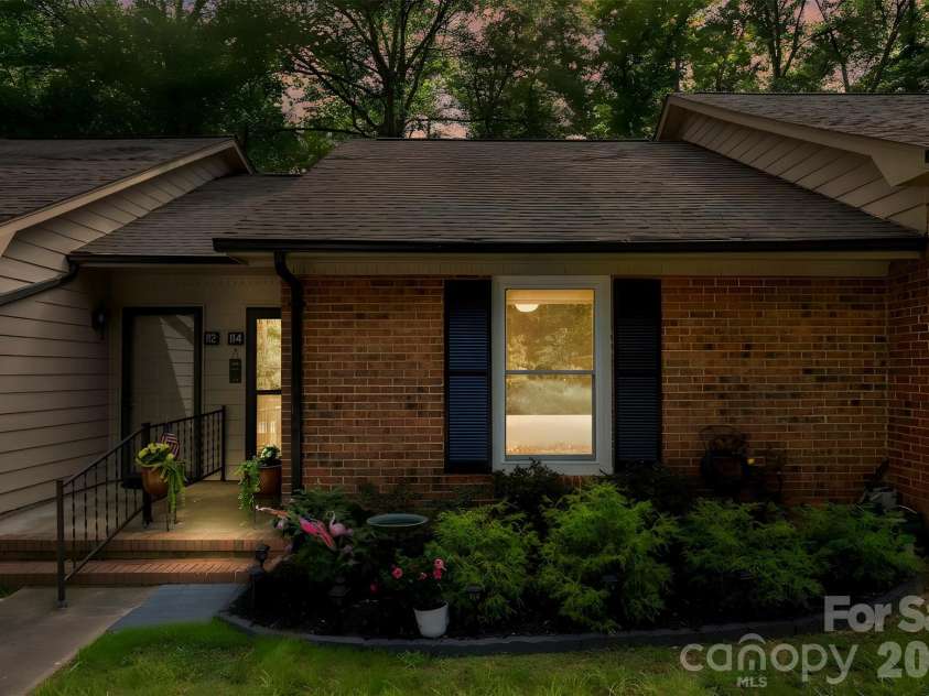 114 Ashleigh Court, Fort Mill, SC 29715.  MLS# CAR4390723, YatesRealty ID 29204. WELCOME HOME!