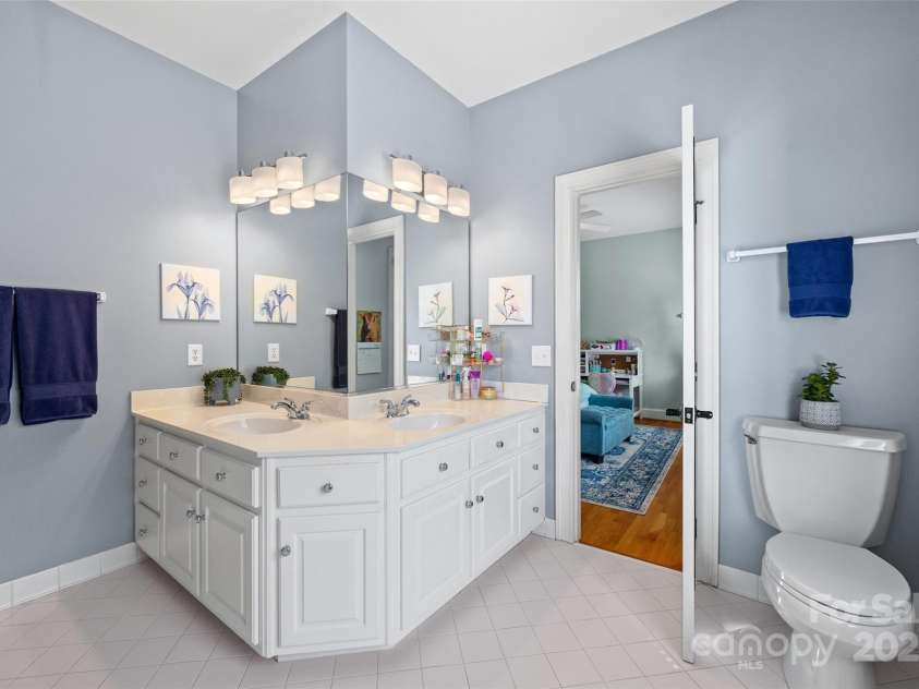 5510 Camilla Drive, Charlotte, NC 28226.  MLS# CAR4277273, YatesRealty ID 29204. 