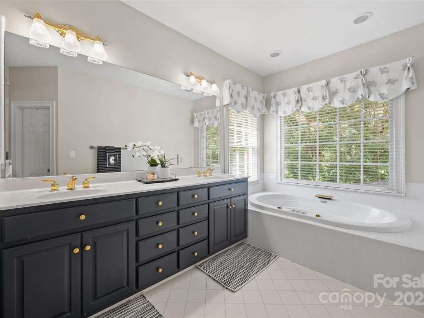 5510 Camilla Drive, Charlotte, NC 28226.  MLS# CAR4277273, YatesRealty ID 29204. 