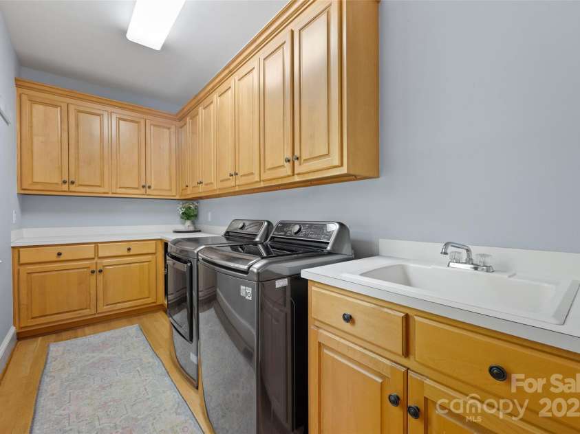 5510 Camilla Drive, Charlotte, NC 28226.  MLS# CAR4277273, YatesRealty ID 29204. 