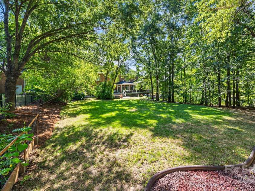 5510 Camilla Drive, Charlotte, NC 28226.  MLS# CAR4277273, YatesRealty ID 29204. 