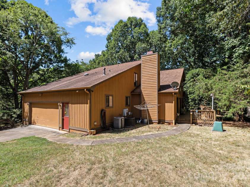 14314 Harbor Estate Road, Charlotte, NC 28278.  MLS# CAR4271911, YatesRealty ID 29205. 