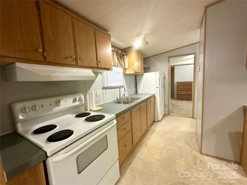 245 Berry Hill Road, Spruce Pine, NC 28777.  MLS# CAR4284365, YatesRealty ID 29207. 