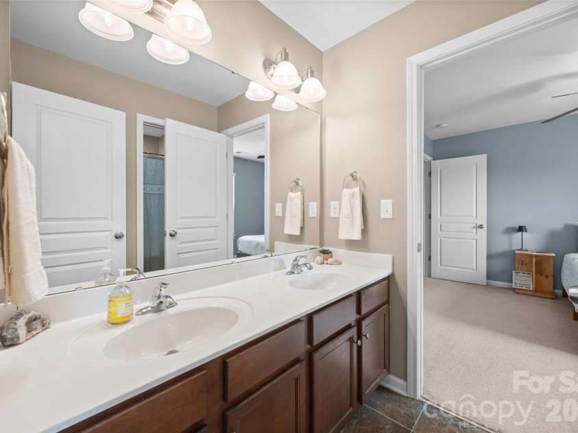 913 Vogel Way, Fort Mill, SC 29715.  MLS# CAR4387376, YatesRealty ID 29207. 