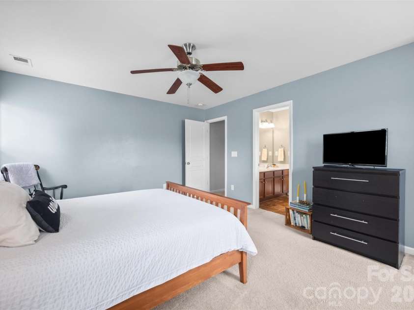 913 Vogel Way, Fort Mill, SC 29715.  MLS# CAR4387376, YatesRealty ID 29207. 