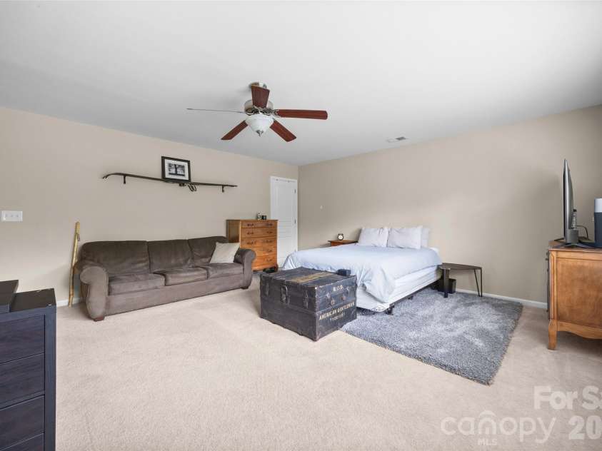913 Vogel Way, Fort Mill, SC 29715.  MLS# CAR4387376, YatesRealty ID 29207. 