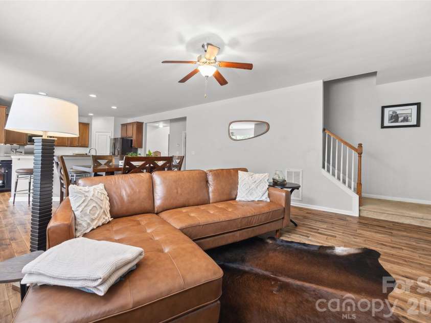 913 Vogel Way, Fort Mill, SC 29715.  MLS# CAR4387376, YatesRealty ID 29207. 