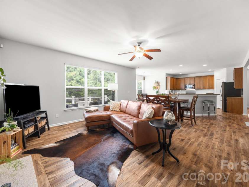 913 Vogel Way, Fort Mill, SC 29715.  MLS# CAR4387376, YatesRealty ID 29207. 