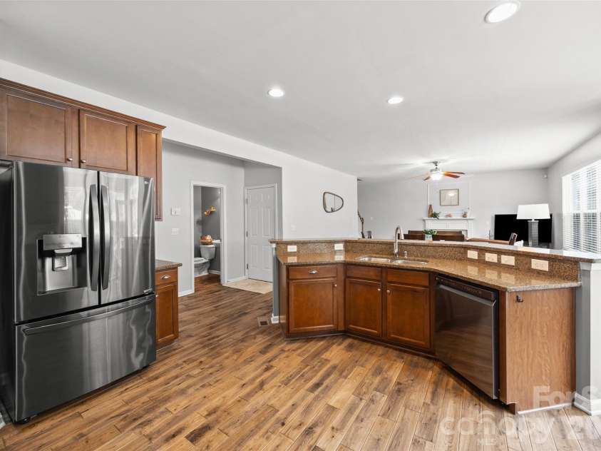 913 Vogel Way, Fort Mill, SC 29715.  MLS# CAR4387376, YatesRealty ID 29207. 
