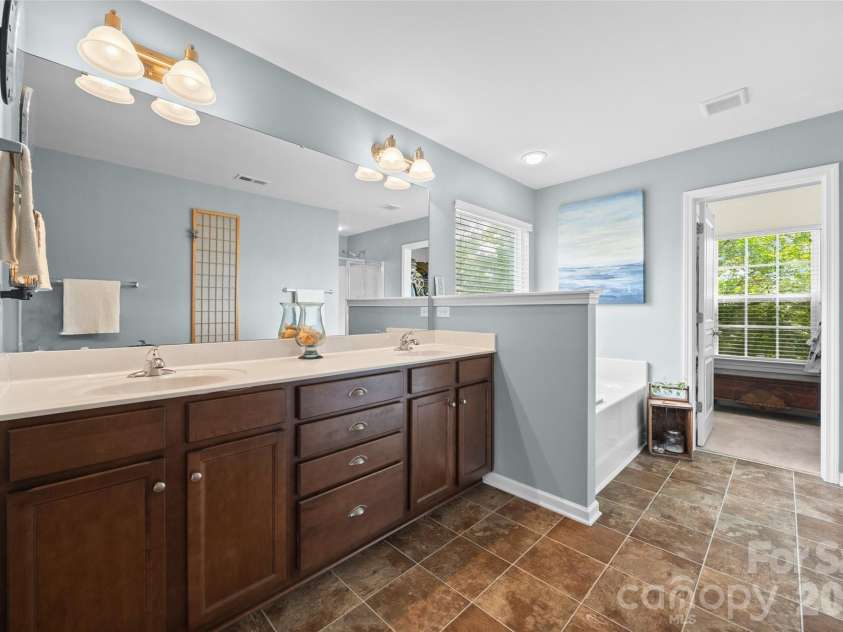 913 Vogel Way, Fort Mill, SC 29715.  MLS# CAR4387376, YatesRealty ID 29207. 