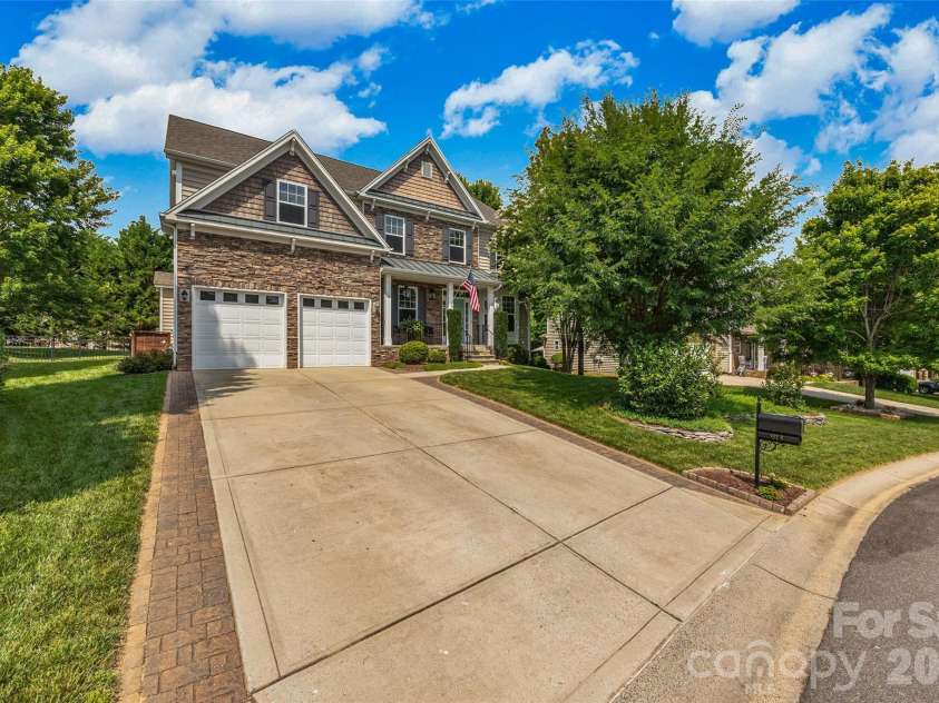 913 Vogel Way, Fort Mill, SC 29715.  MLS# CAR4387376, YatesRealty ID 29207. 