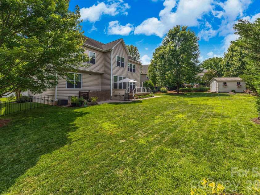 913 Vogel Way, Fort Mill, SC 29715.  MLS# CAR4387376, YatesRealty ID 29207. 